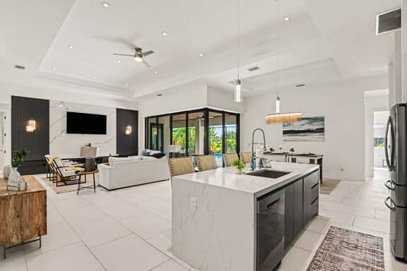 Luxury GulfAccess Waterfront Retreat SW Cape Coral
